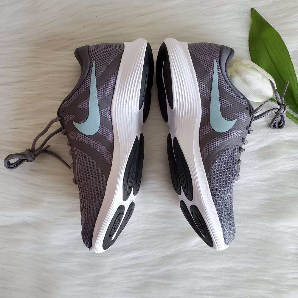 NIKE WOMEN'S SHOES SIZE 8 WIDE - Picture 3 of 7
